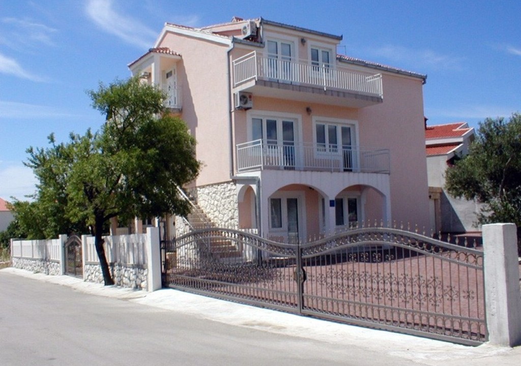 Čiovo-Okrug Gornji, SAUKA apartmanház 