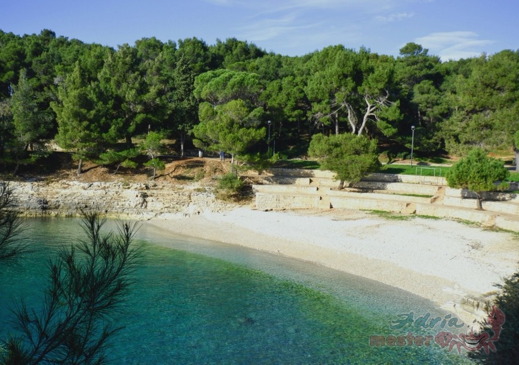 Hotel PULA saját strandszakasza -Gortanova plaža (2.)