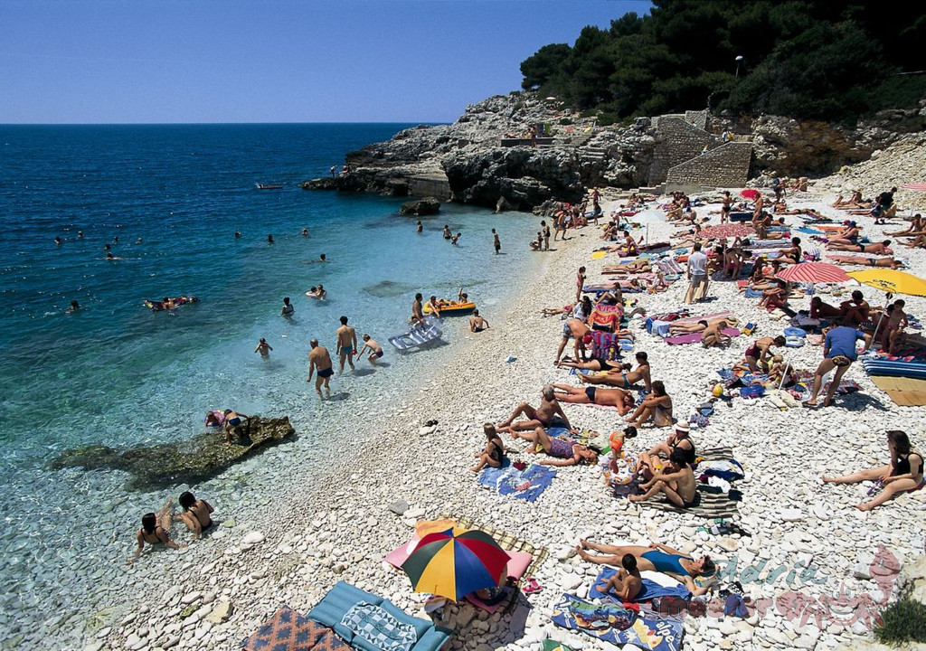 Hotel PULA saját strandszakasza -Gortanova plaža (4.)
