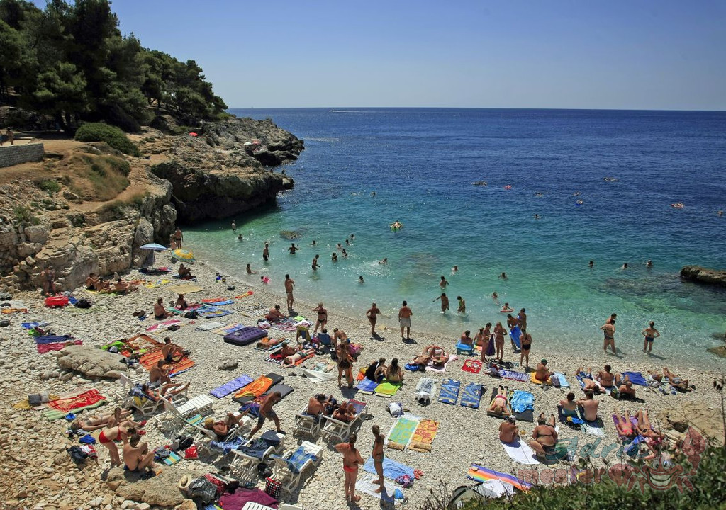 Hotel PULA saját strandszakasza -Gortanova plaža (3.)
