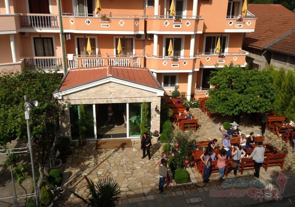 Ulcinj, HOLIDAY aparthotel_03