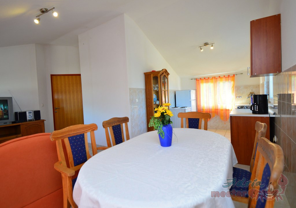 B4+1=4-5 fős, 2.em-i
apartman_06