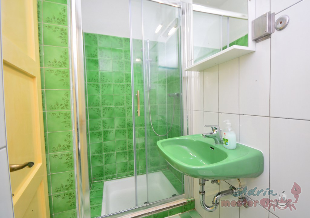 B4+1=4-5 fős, fszt-i
apartman_09