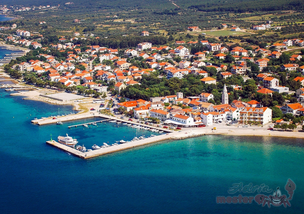 Turanj panoráma a marinával