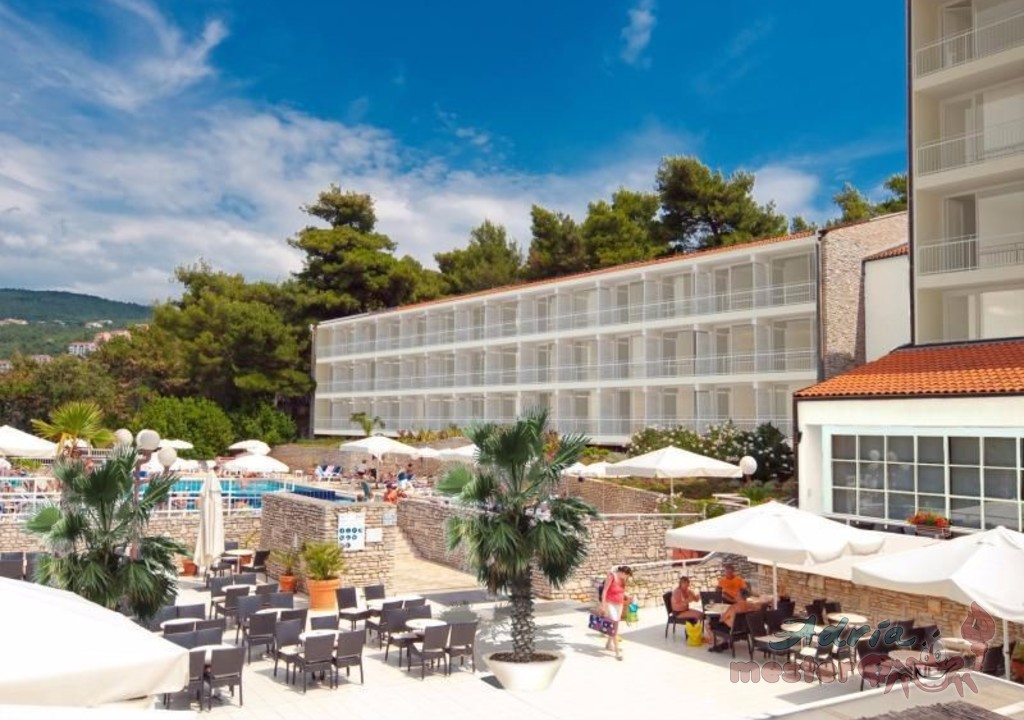 Rabac, Valamar Hotel ALLEGRO - kültéri medence és terasz (3.)