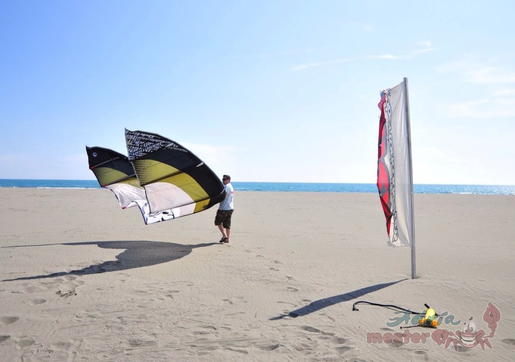Kite-szörfözés a Velika Plaža-n (3.)