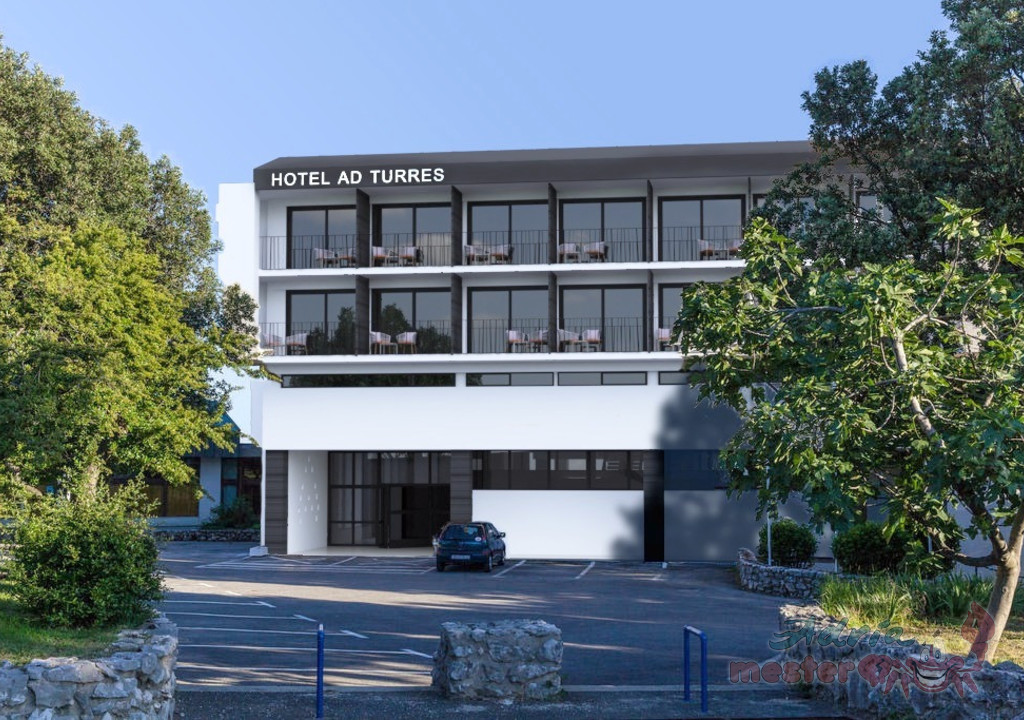 AD TURRES felújított főépület (hotel)_01