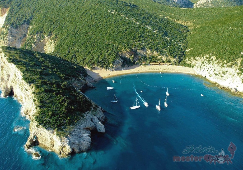 Híres Quuen Beach=Kraljčina Plaža_01