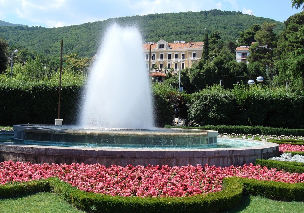 Opatija, Hotel OPATIJA** (4.)