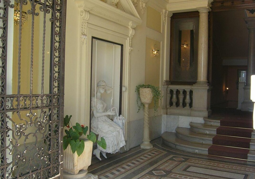Hotel OPATIJA bejárat (2.)