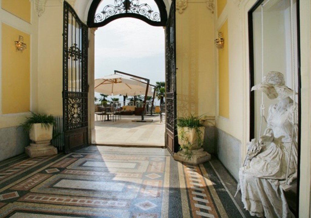 Hotel OPATIJA bejárat (1.)