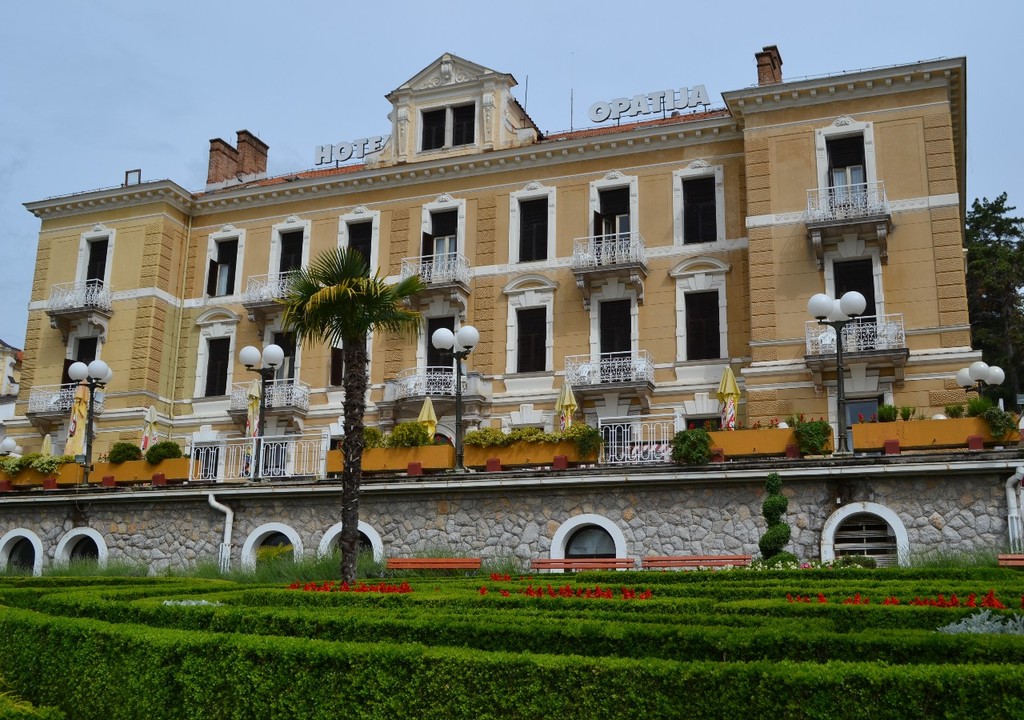 Opatija, Hotel OPATIJA** (1.)