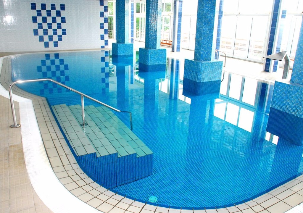 Hotel AURORA beltéri édesvízű medencéje (1.)