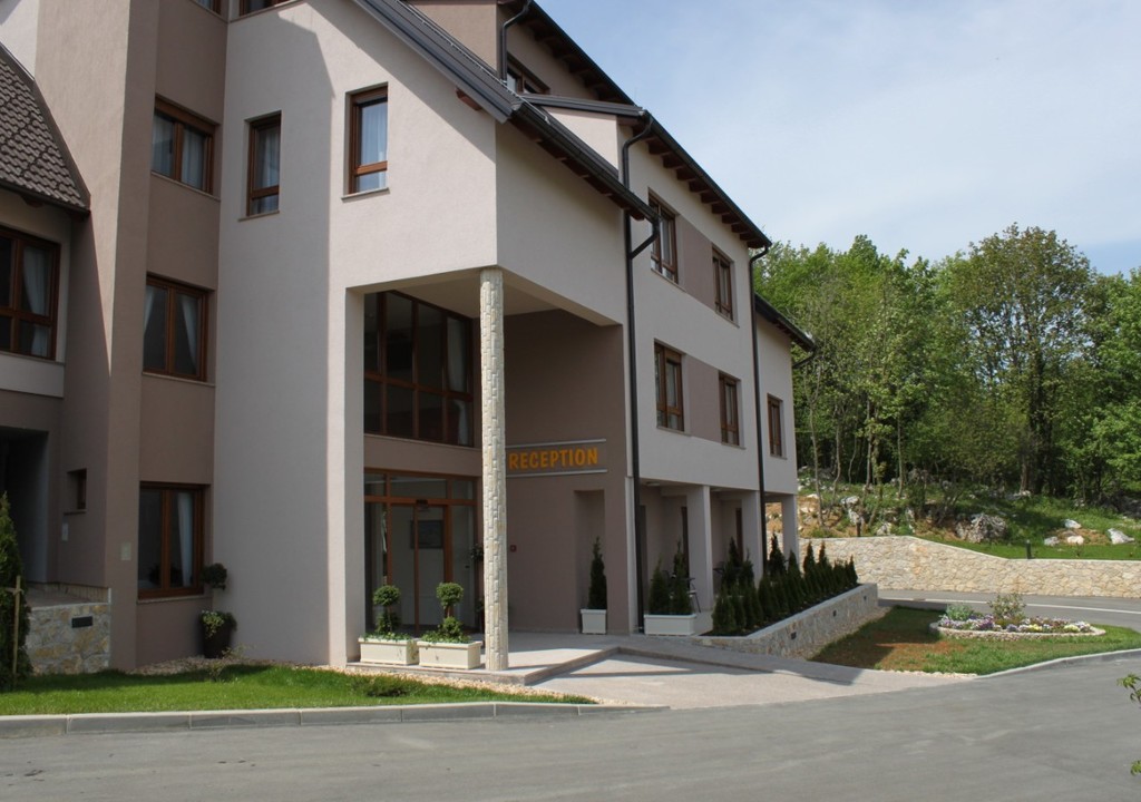 Selište Drežničko, Hotel DEGENIJA (2.)