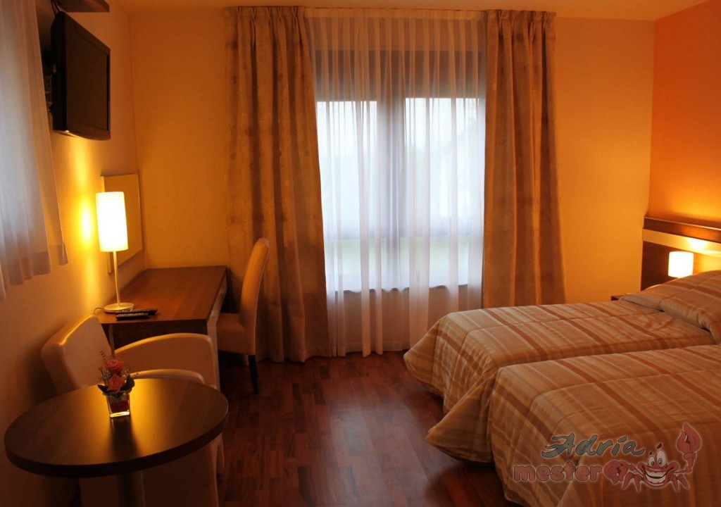 2-ágyas twin comfort szoba (3.)